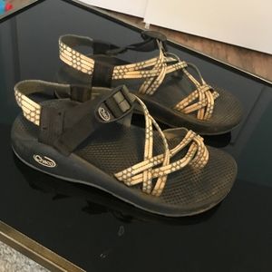 Chaco sandals, women's 9 GUC!